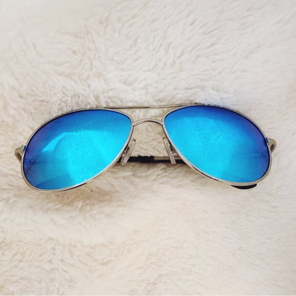 Jessa Blue Polarized Classic Aviator Sunglasses